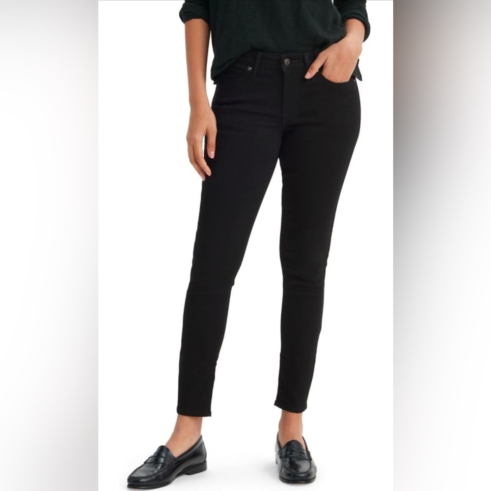710 Super Skinny Levi’s Black Jeans